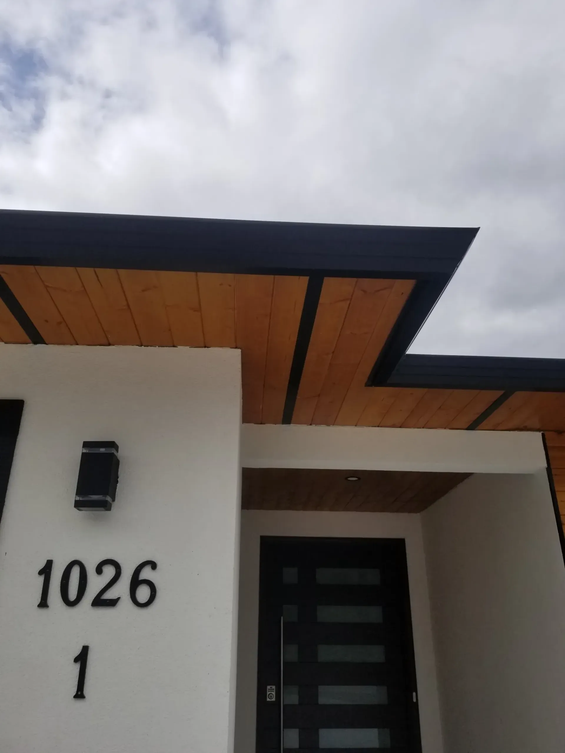 A house with the number 1026 on the front of it