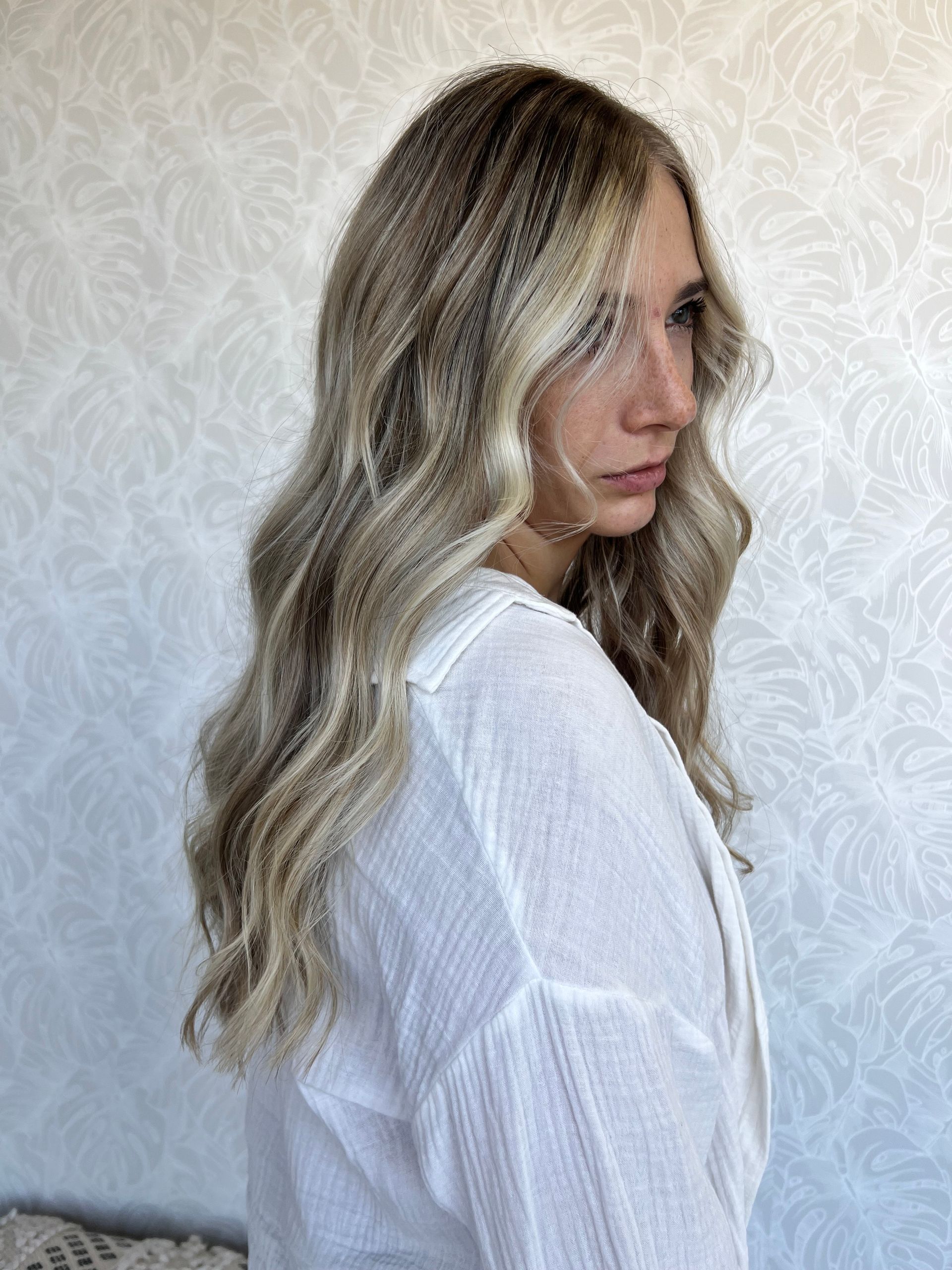 blonding specialist, blonde hair color, blonde highlights 