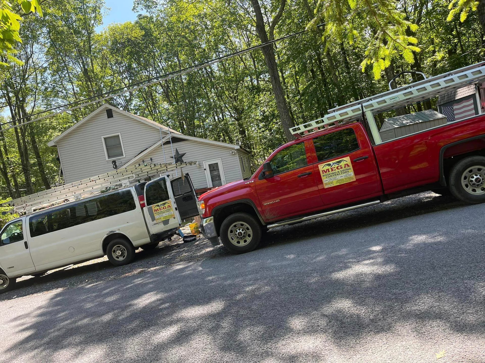 mega Roofinf Truck