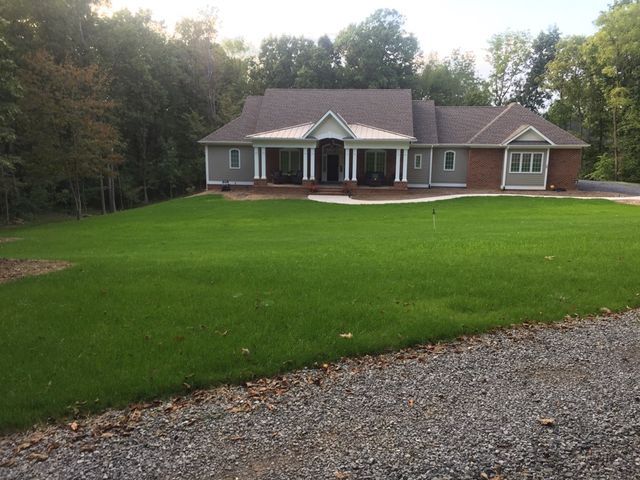 House – Waynesboro, VA - Russell May Landscaping