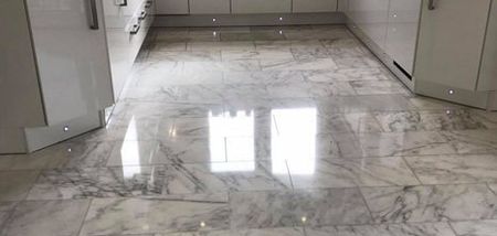shine in marble floor