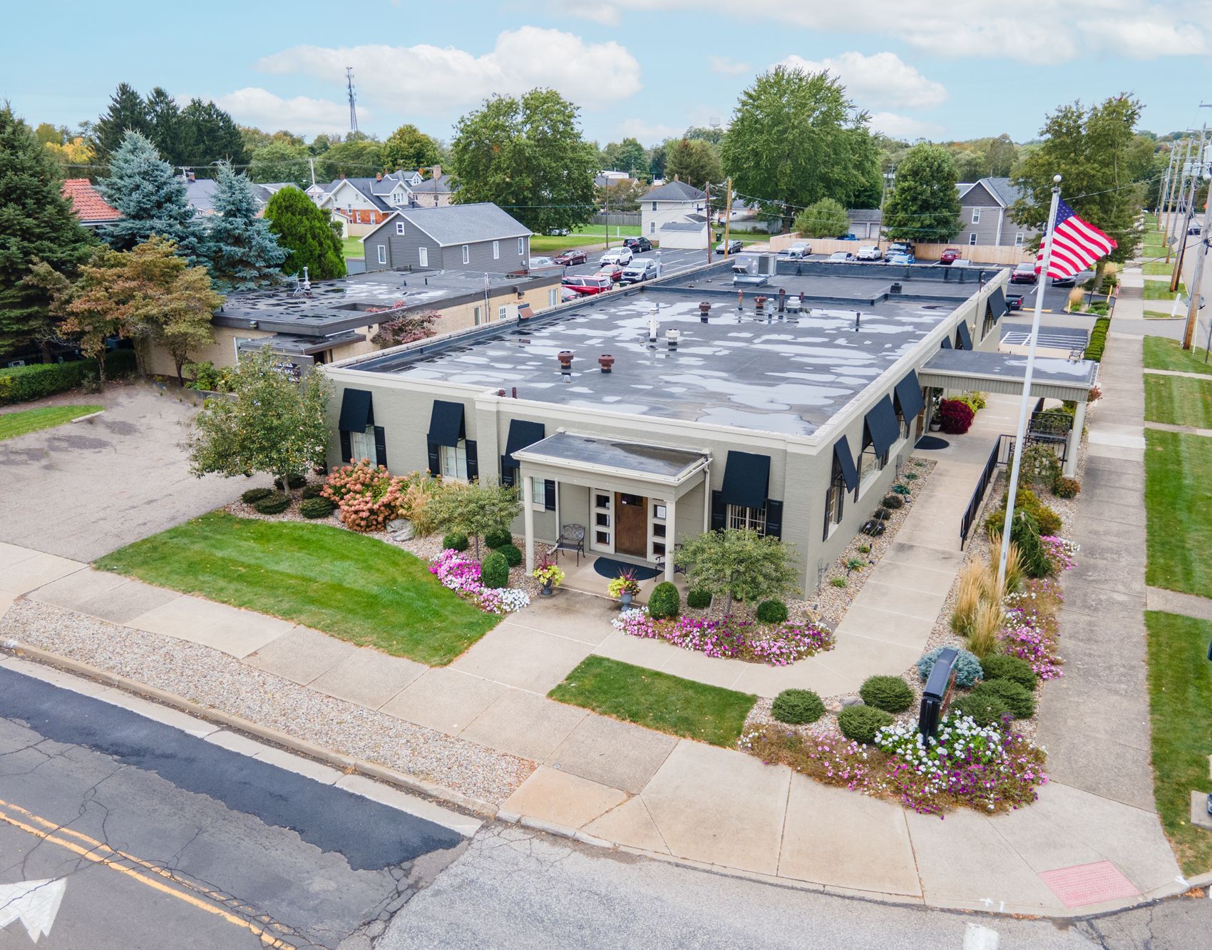 Paqulete-Falk Funeral Home Outside View