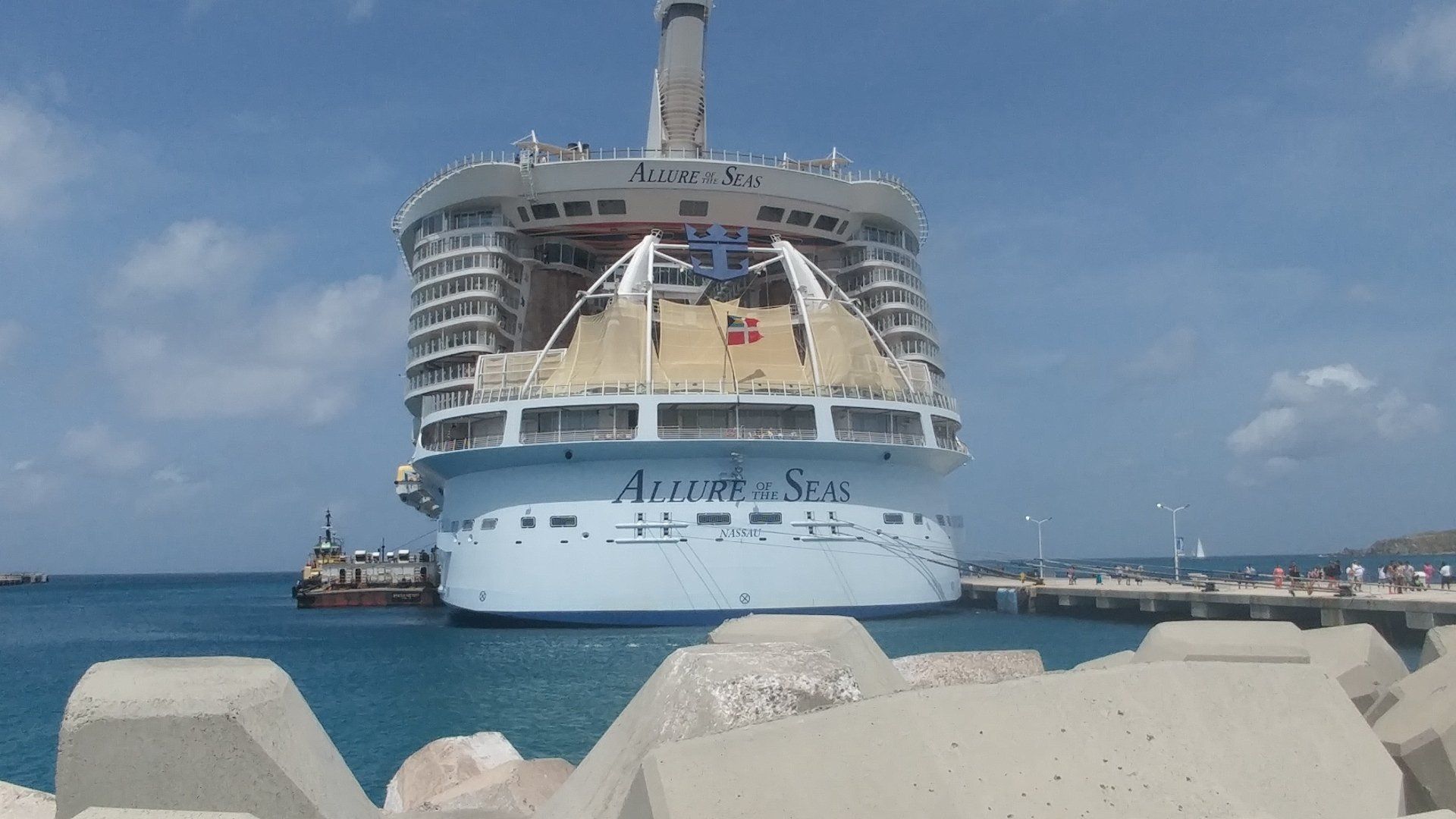 Tropical swimming pool — Yorkville, IL — Travel Services of Yorkville