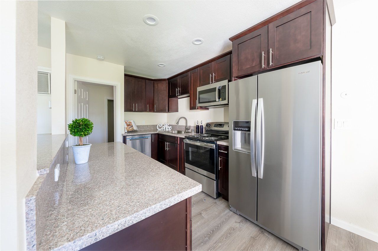 Mesa Cove Apartments kitchen