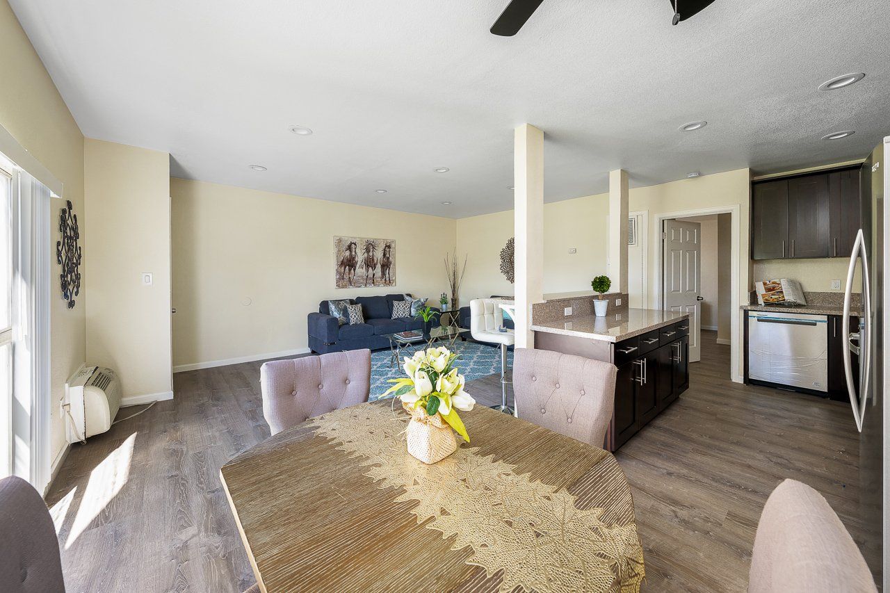 Mesa Cove Apartments living area