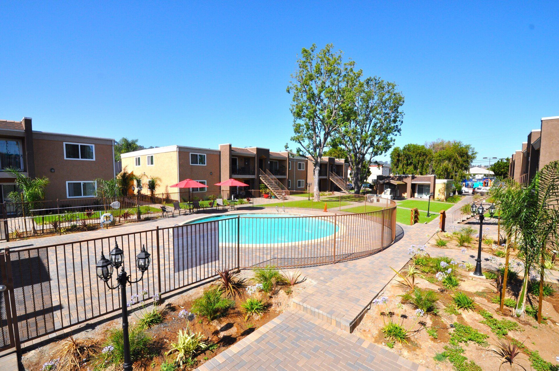 Silver Oaks Apartments pool and gate