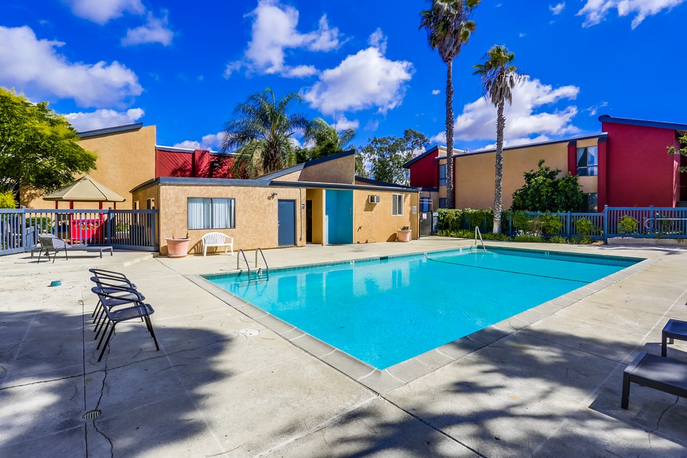 Summer Ridge Apartments pool