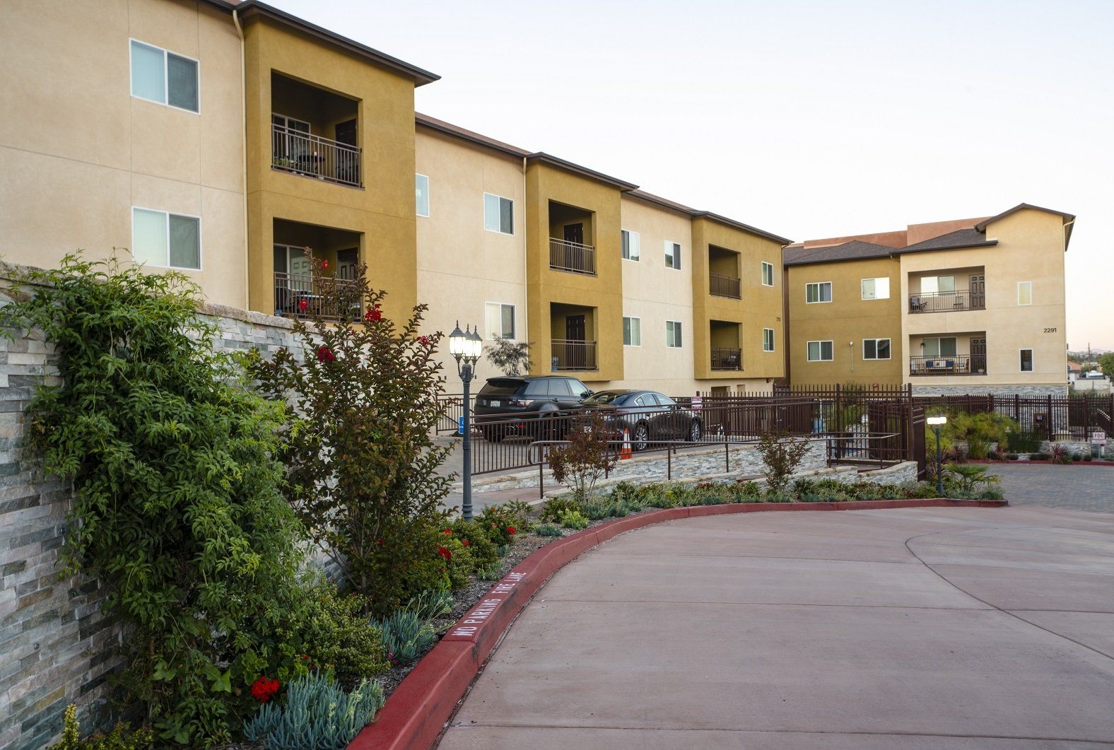 Pacific Heights Apartments units