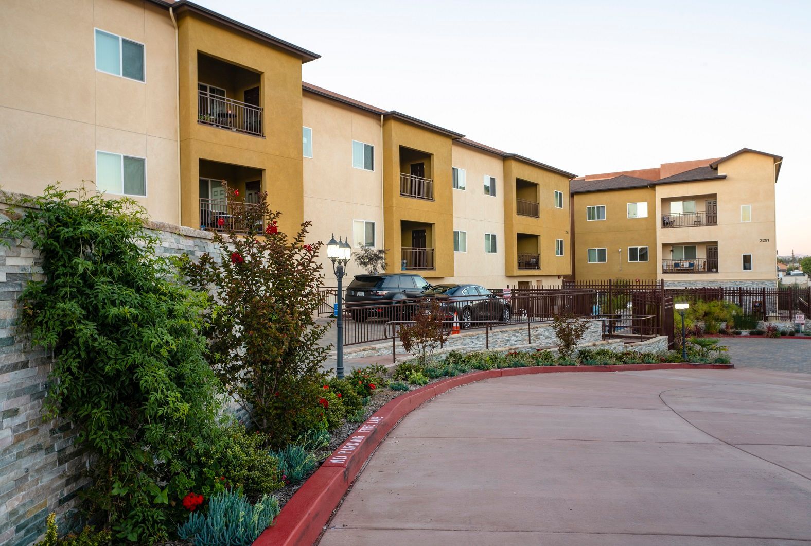 Pacific Heights Apartments 