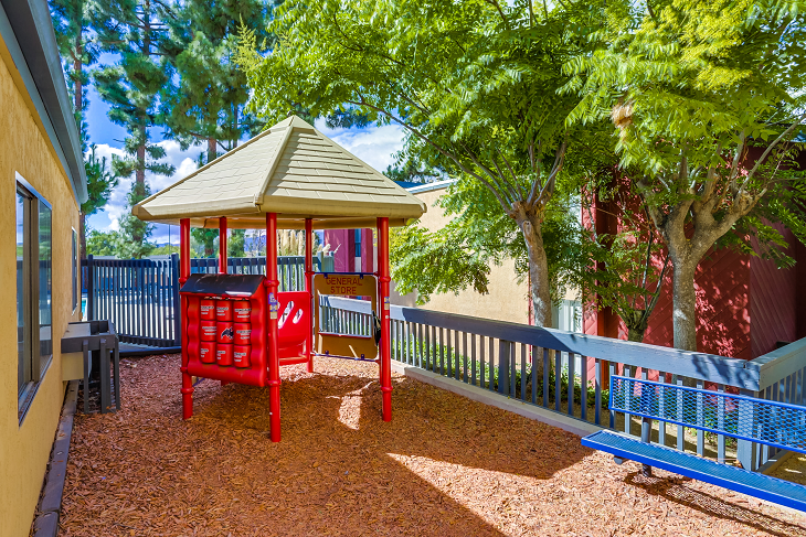 Summer Ridge Apartments playground