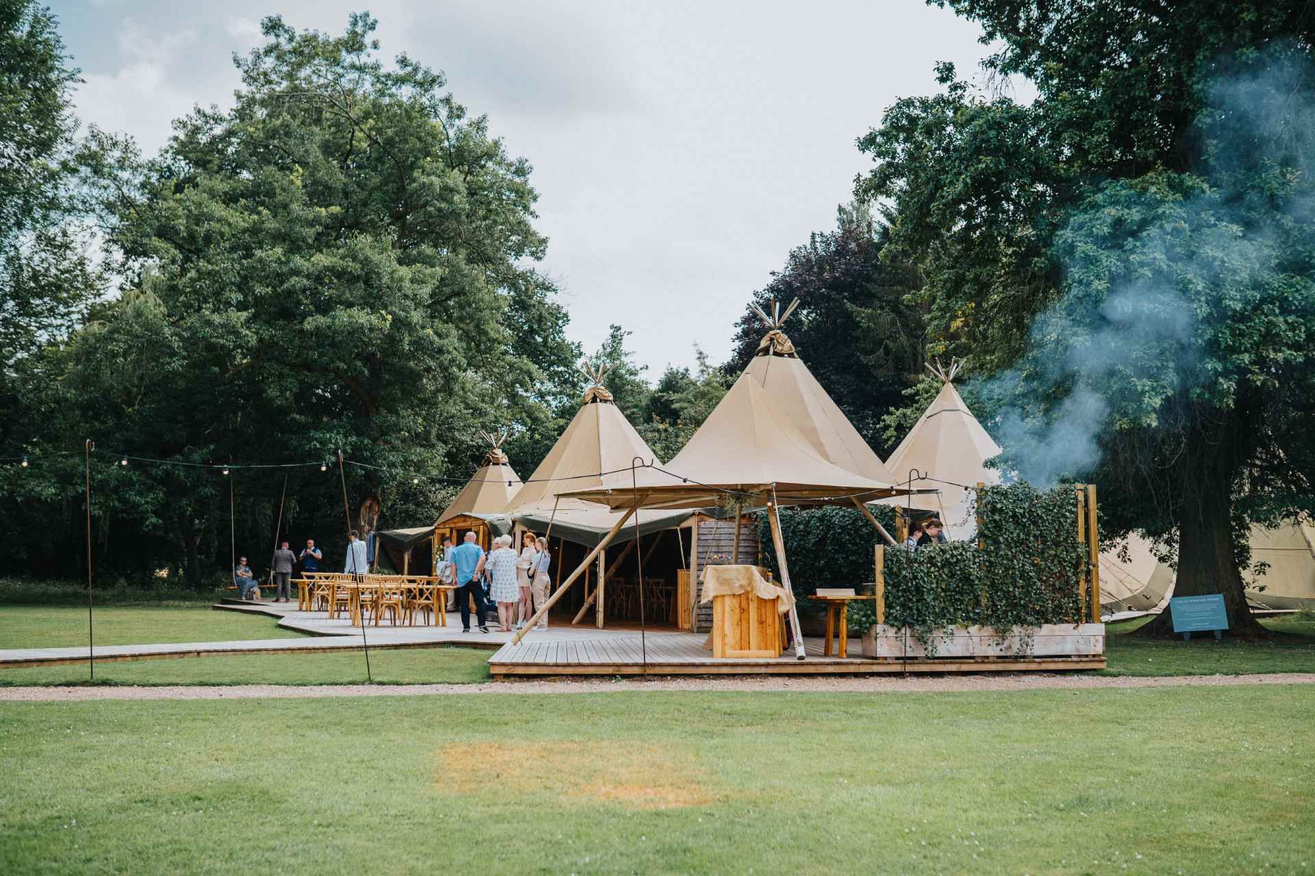 summer outdoor wedding 