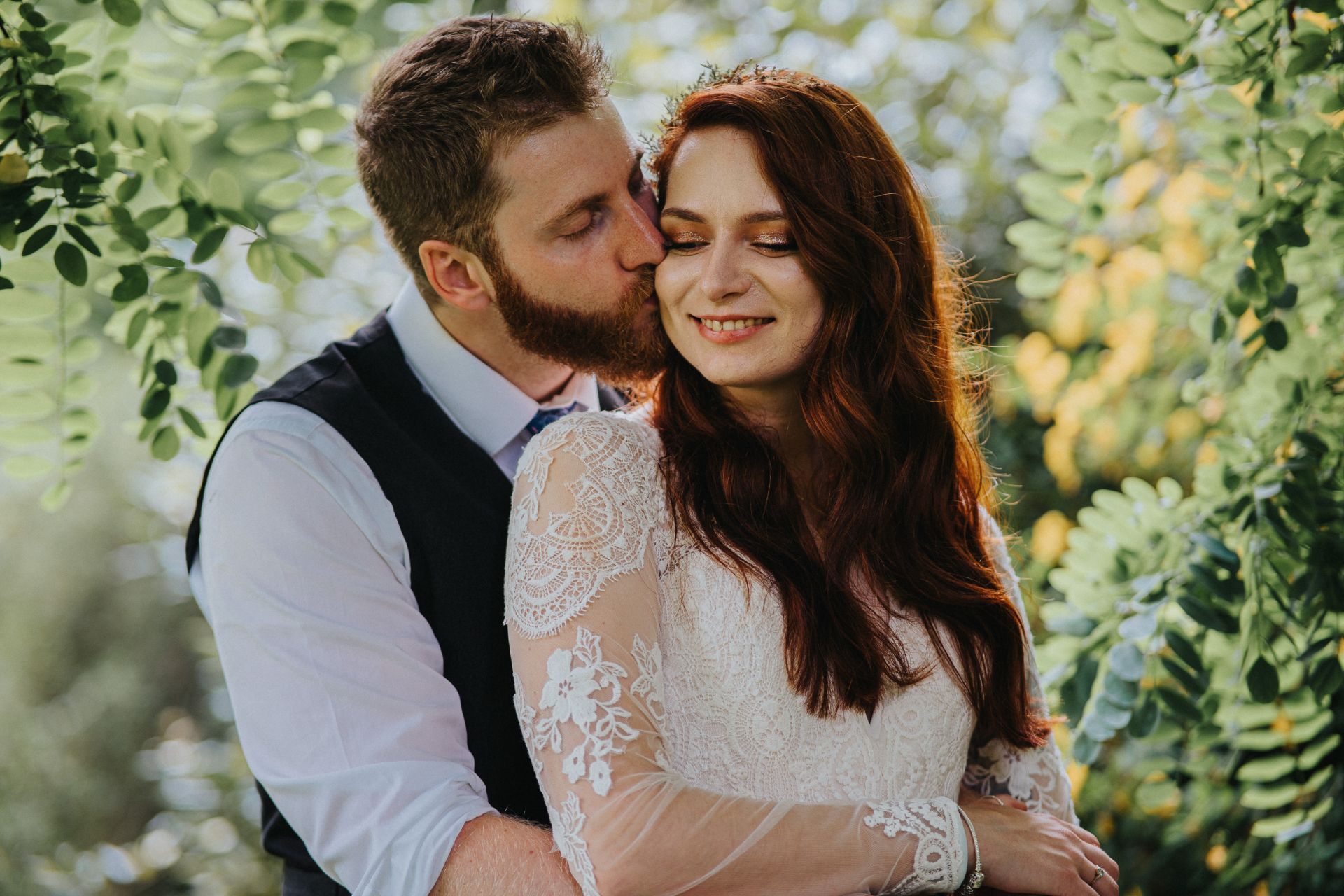 couples wedding portrait, outdoor wedding 