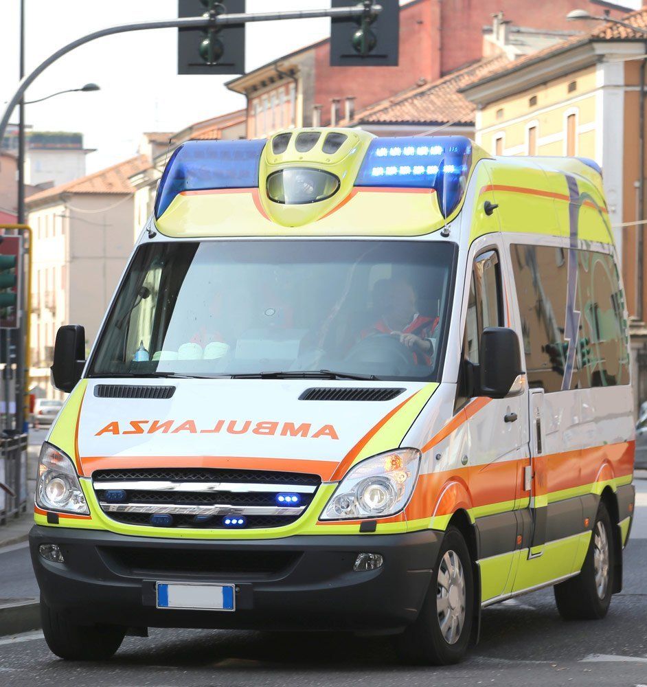 ambulanza per strada