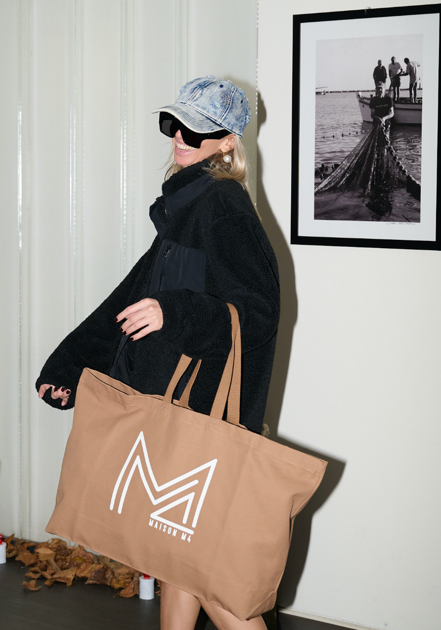 Shopper in tela premium personalizzabile per negozi abbigliamento