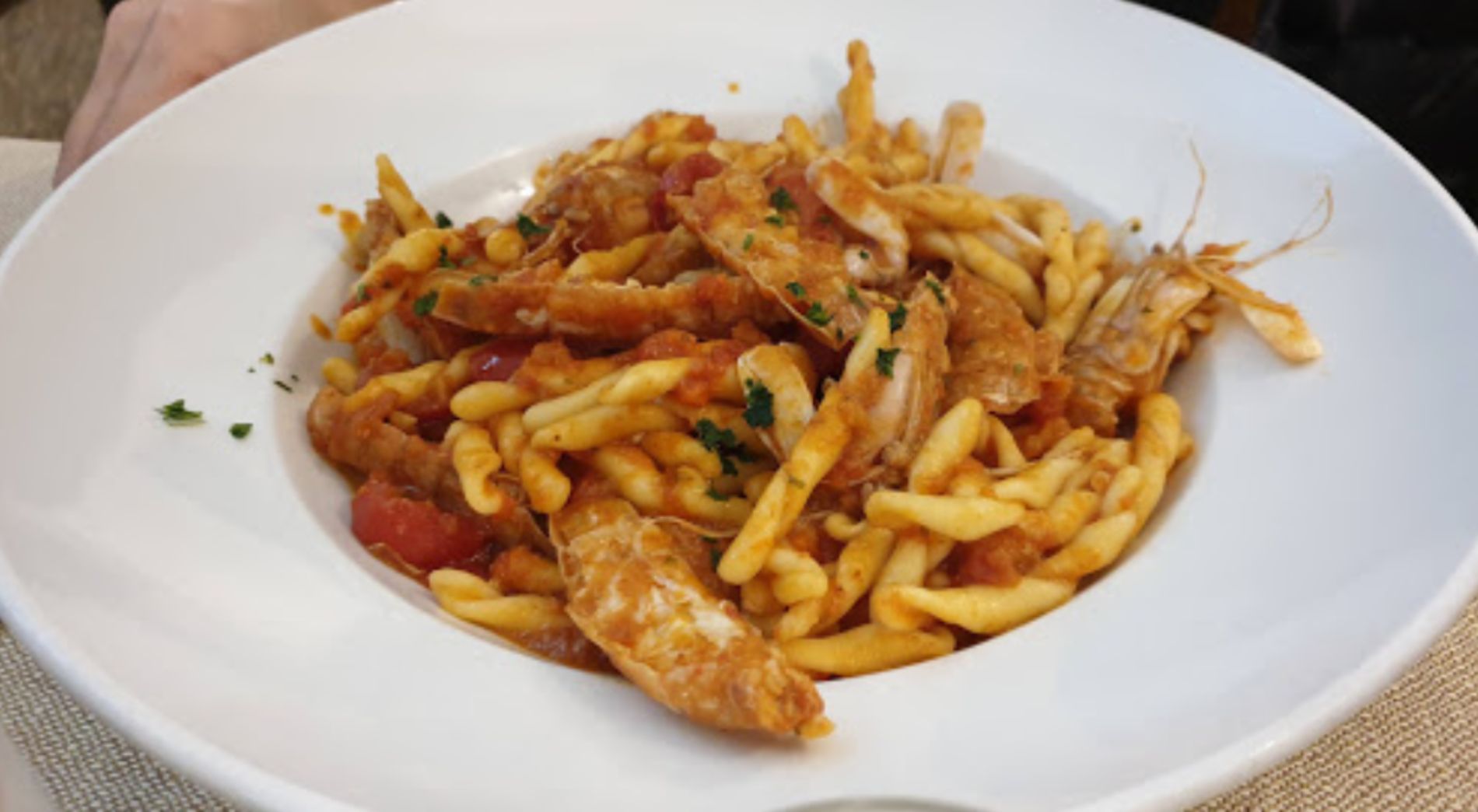 Pasta fresca corta al sugo