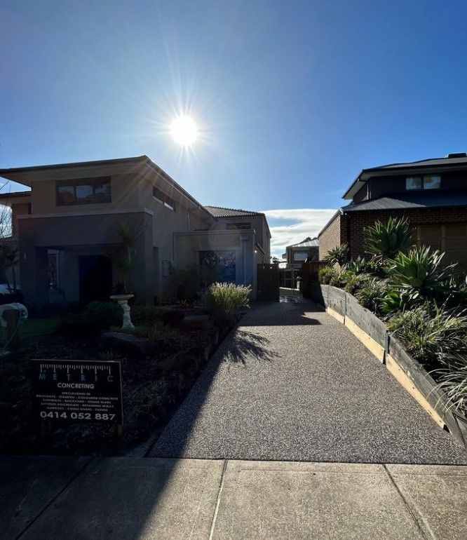 Modern Array Of Exposed Aggregate — Reservoir, VIC — Metric Concreting