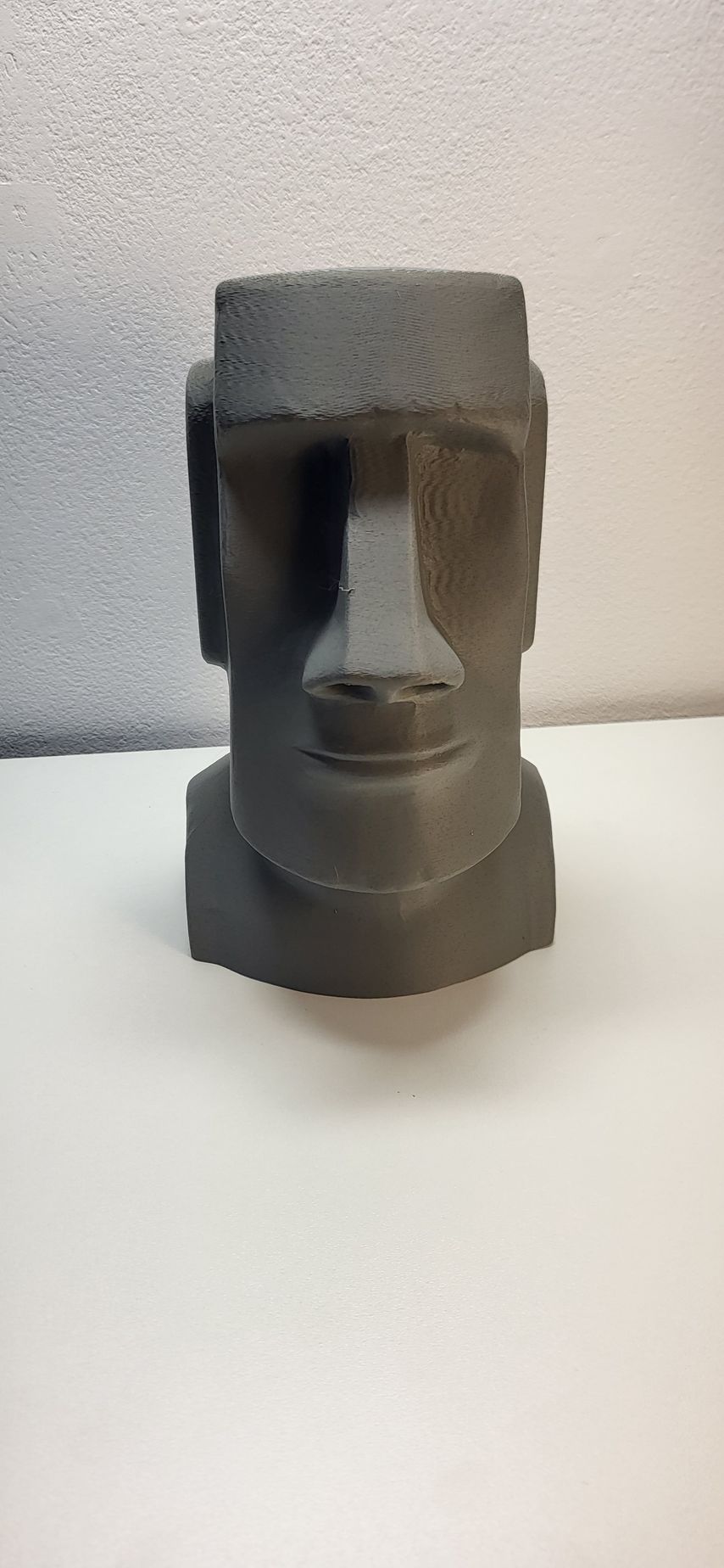 Moai hoofd. cement kleur