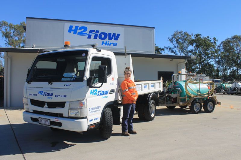 Small tipper trucks vs dump trucks - do good things come in small packages? | H2flow Hire