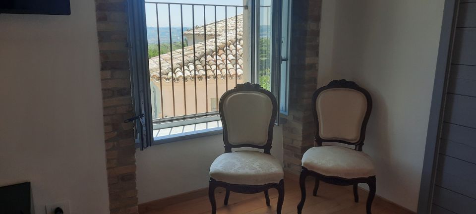 family room with chairs