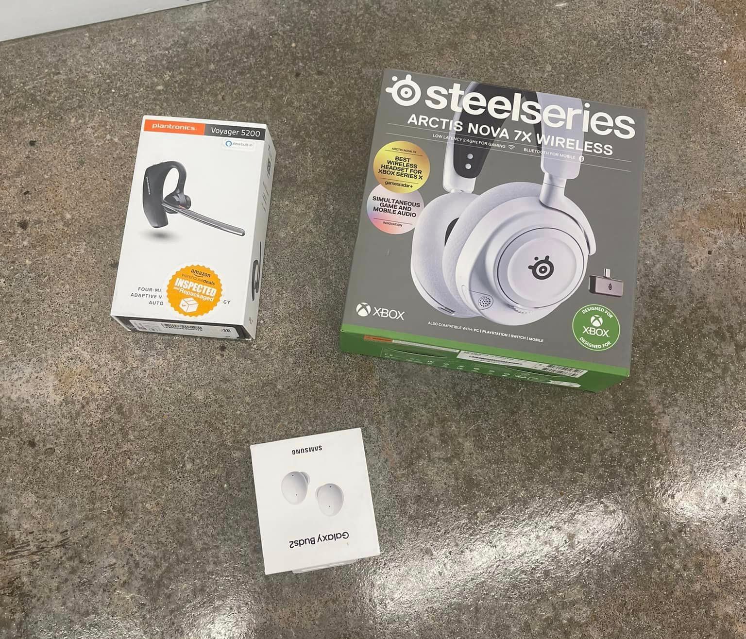Ear Buds and Headset — Mobile, AL — Dealz-R-Us