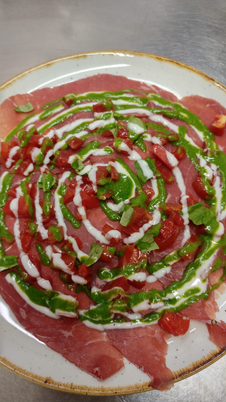 antipasto con salumi nostrani
