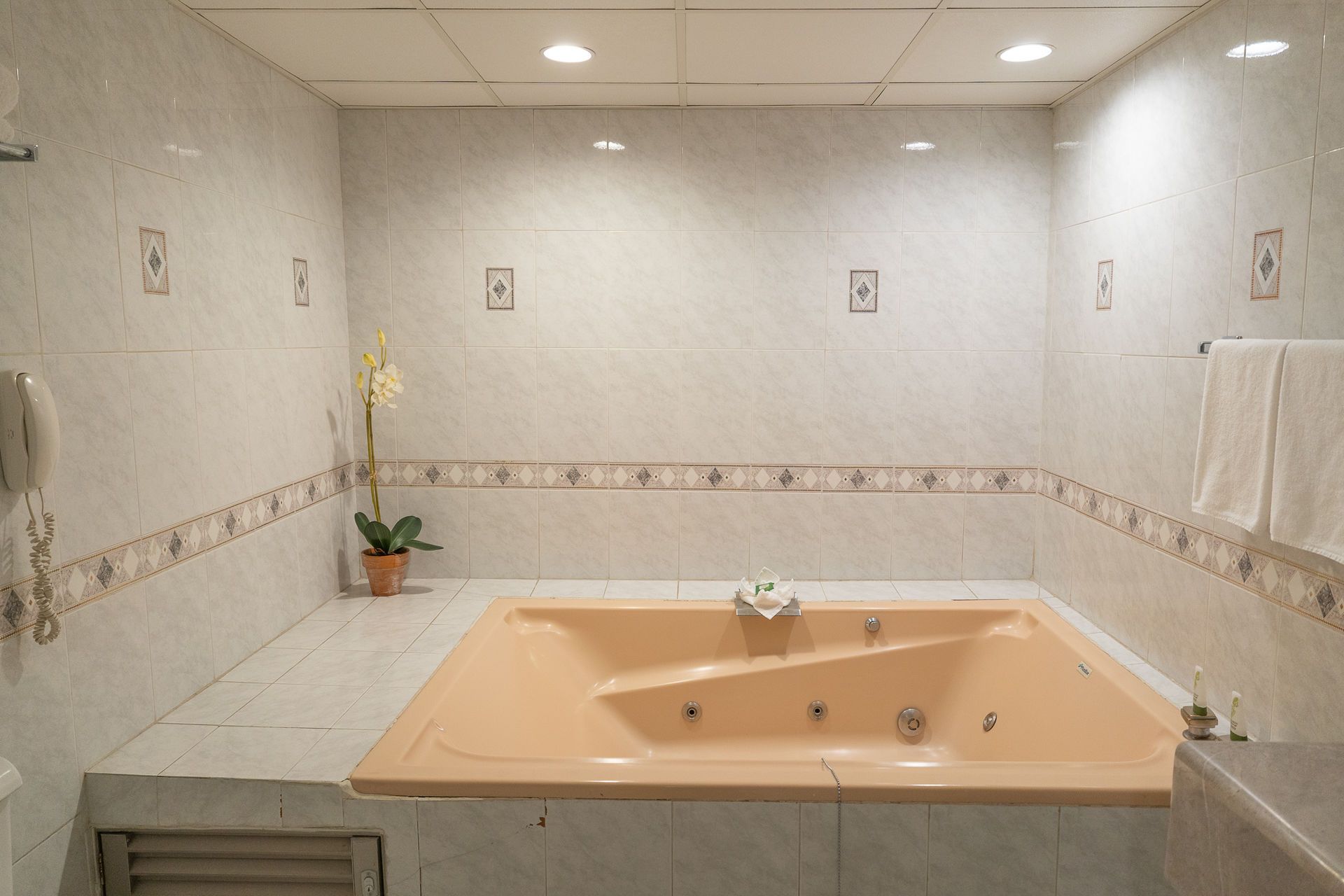 jacuzzi junior suite HOTEL MIRAGE