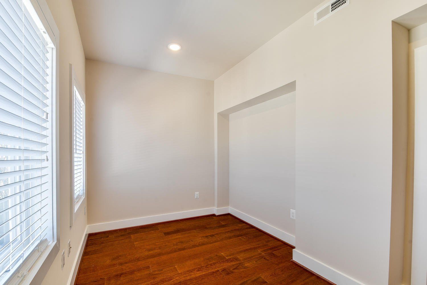 1222 Queen St Photo Gallery