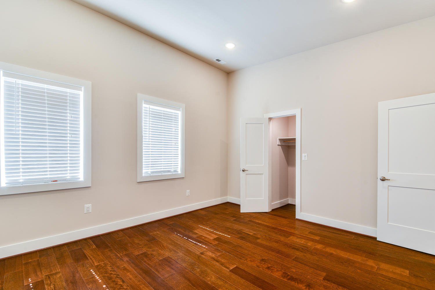 1222 Queen St Photo Gallery