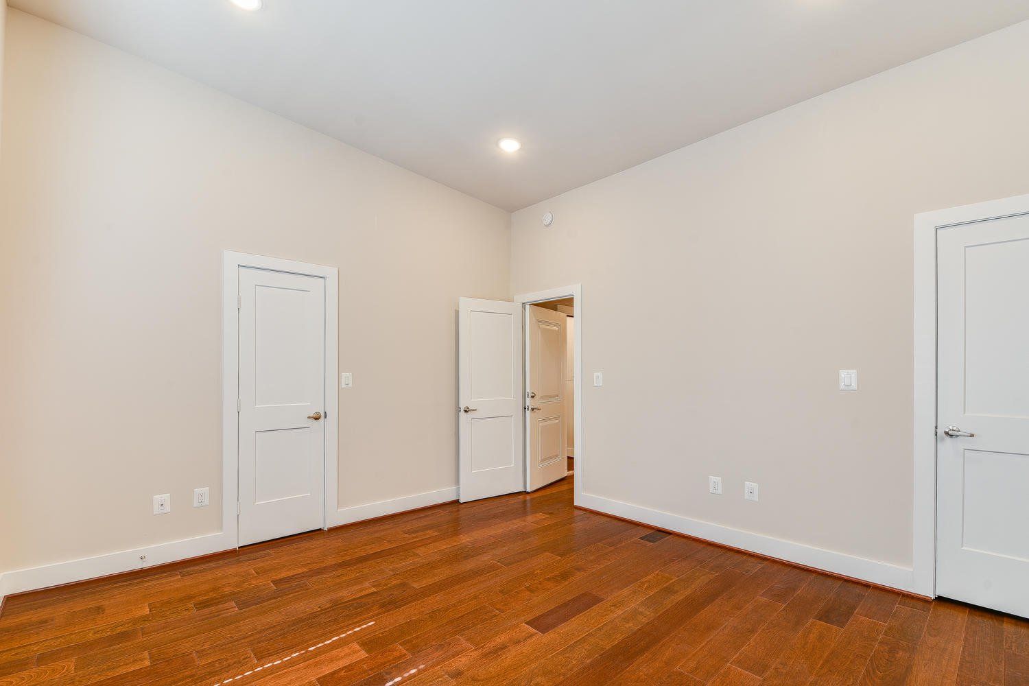 1222 Queen St Photo Gallery