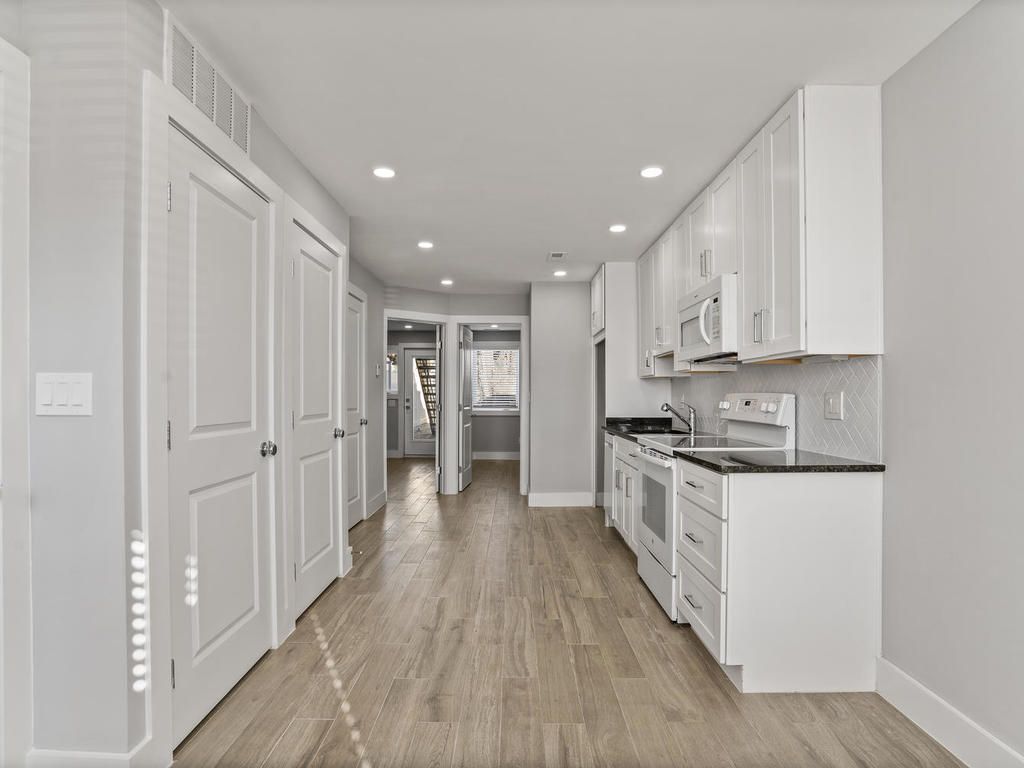 1916 E Street Photo Gallery