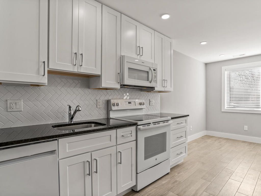 1916 E Street Photo Gallery