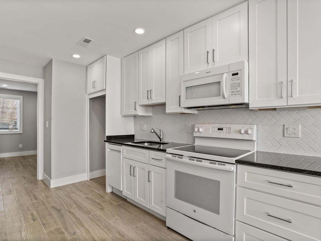 1916 E Street Photo Gallery