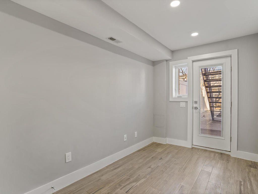 1916 E Street Photo Gallery