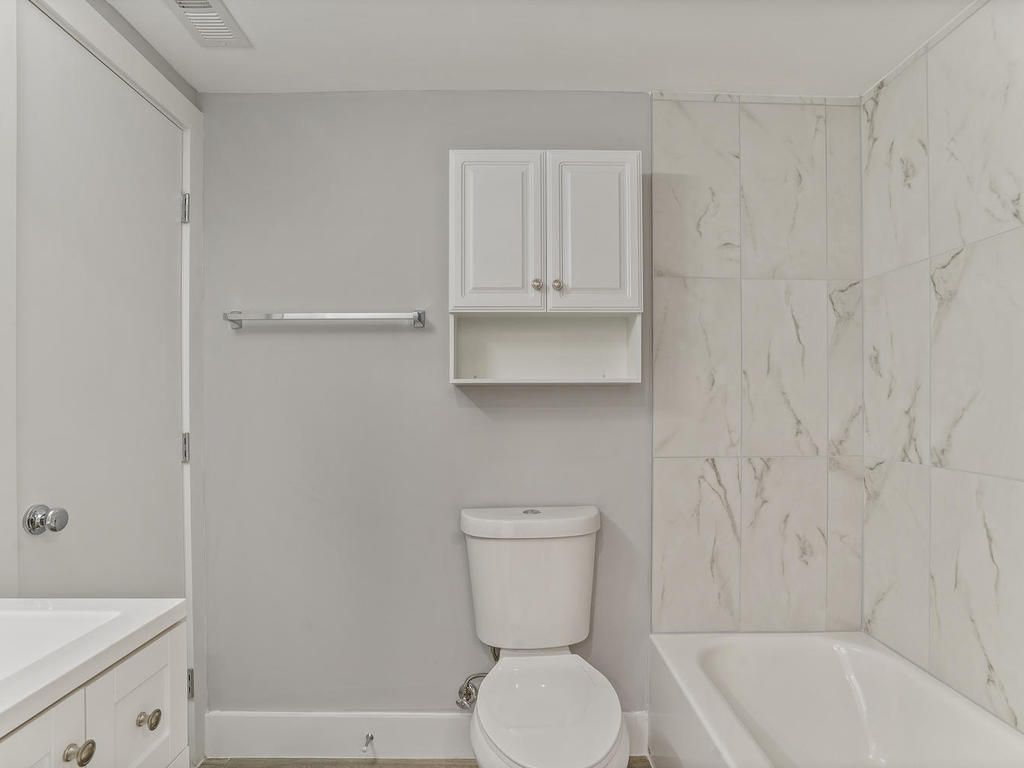 1916 E Street Photo Gallery