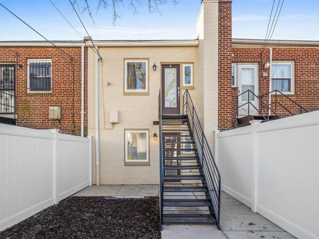 1916 E Street Photo Gallery