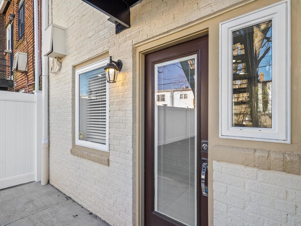 1916 E Street Photo Gallery