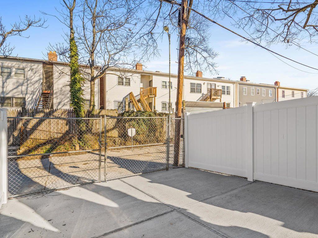 1916 E Street Photo Gallery