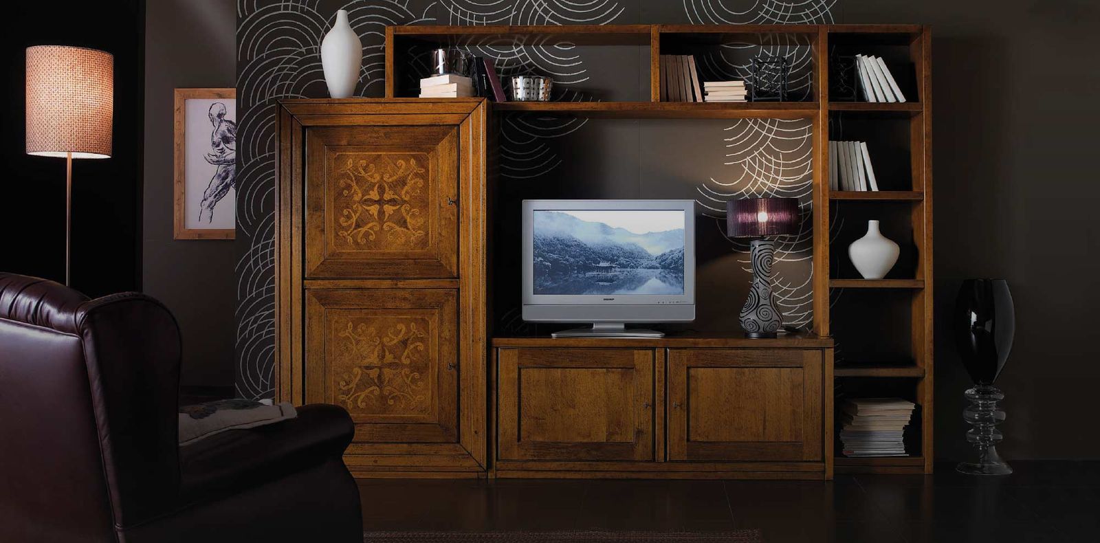 Un soggiorno con una tv su un supporto di legno