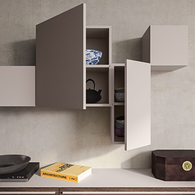 Un libro su un tavolo con la scritta