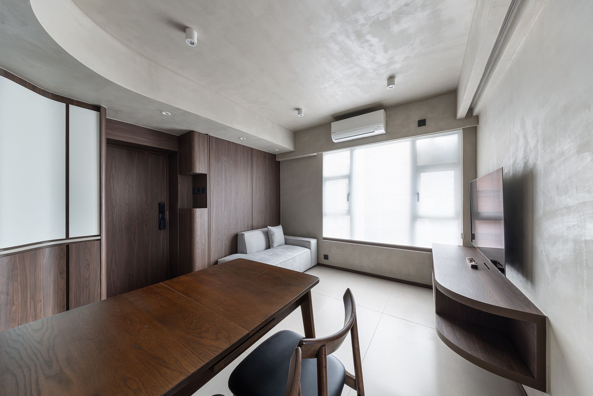 KING MING MANSION
350 sq.ft.