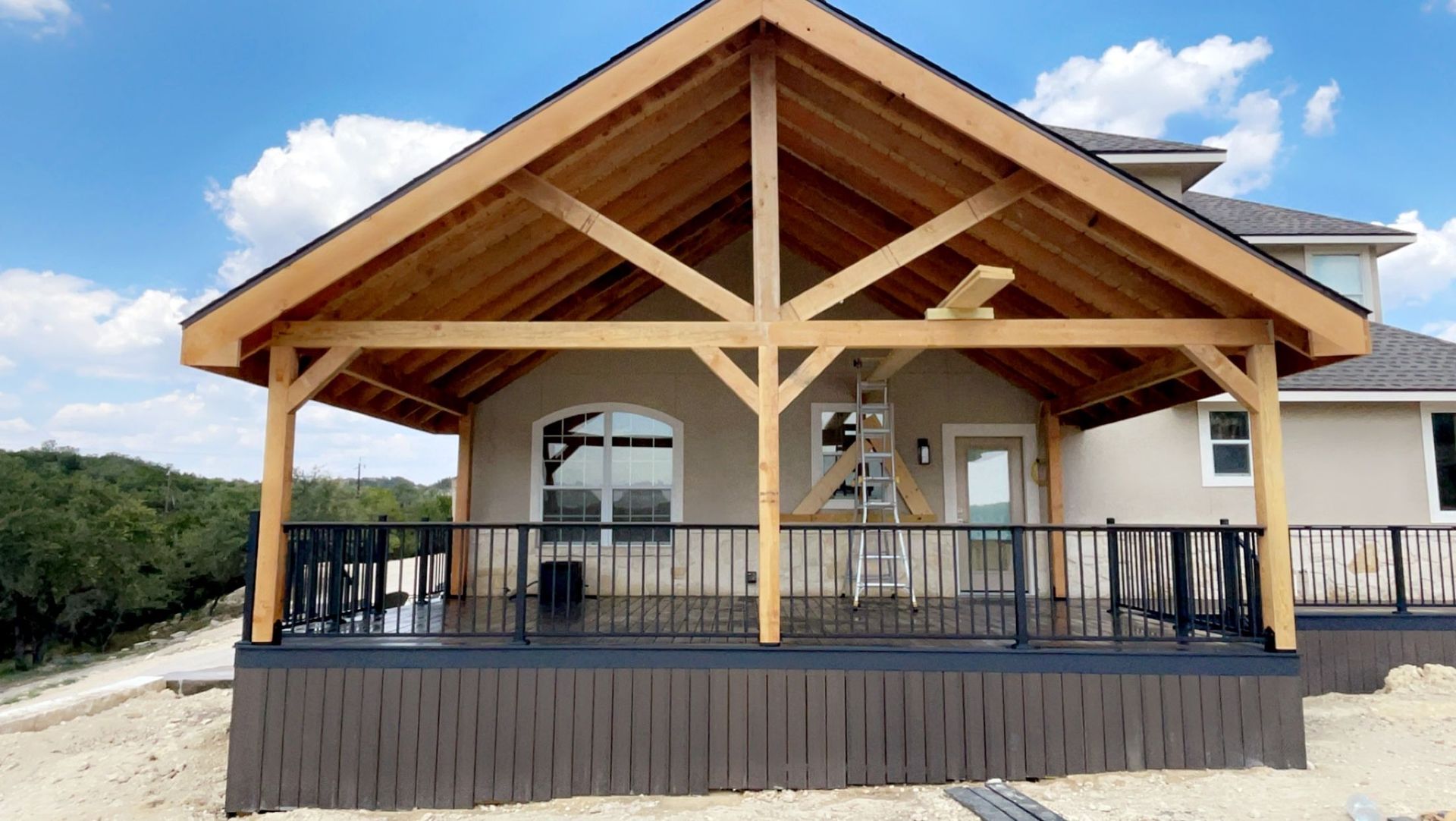 beautiful attached composite deck with roof