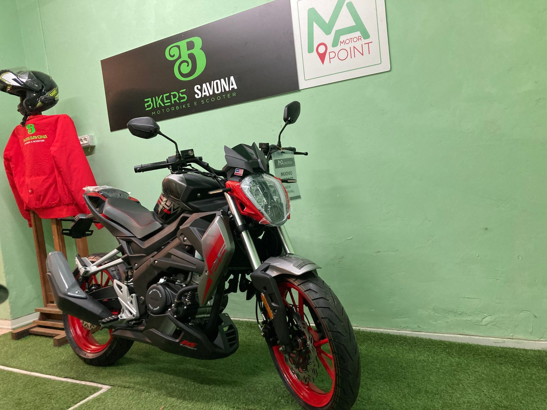 UM ITALIA - XTREET RS 125
