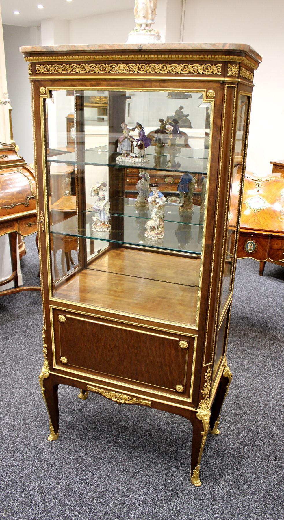 display cabinet