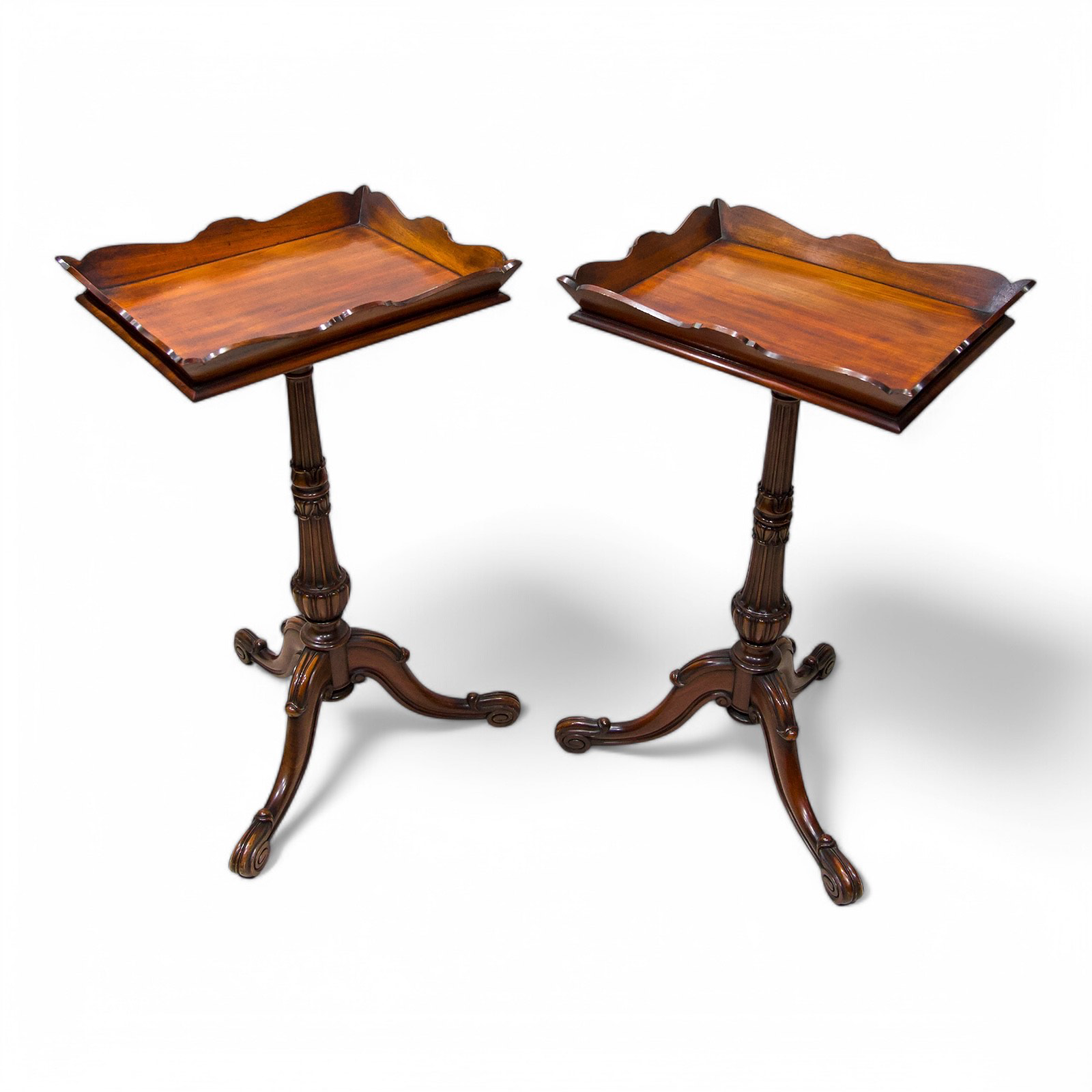 Fine Quality Pair Of Mahogany Wine / Tripod Tables Possibly Gillows