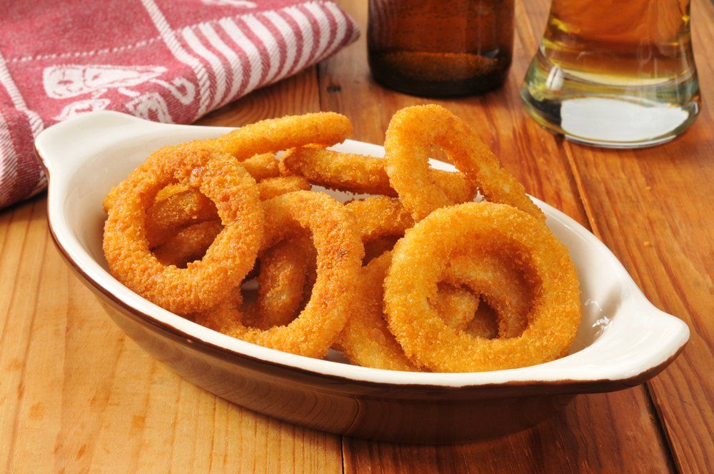 Onion Rings on a Plate — Painesville, OH — Hellriegel’s Inn