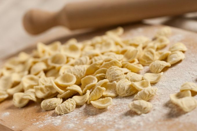 Pezzi di pasta fresca fatta a mano 