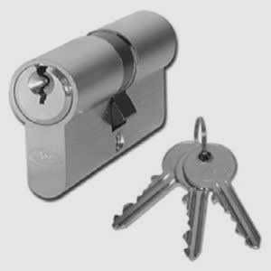 door with no key in lock