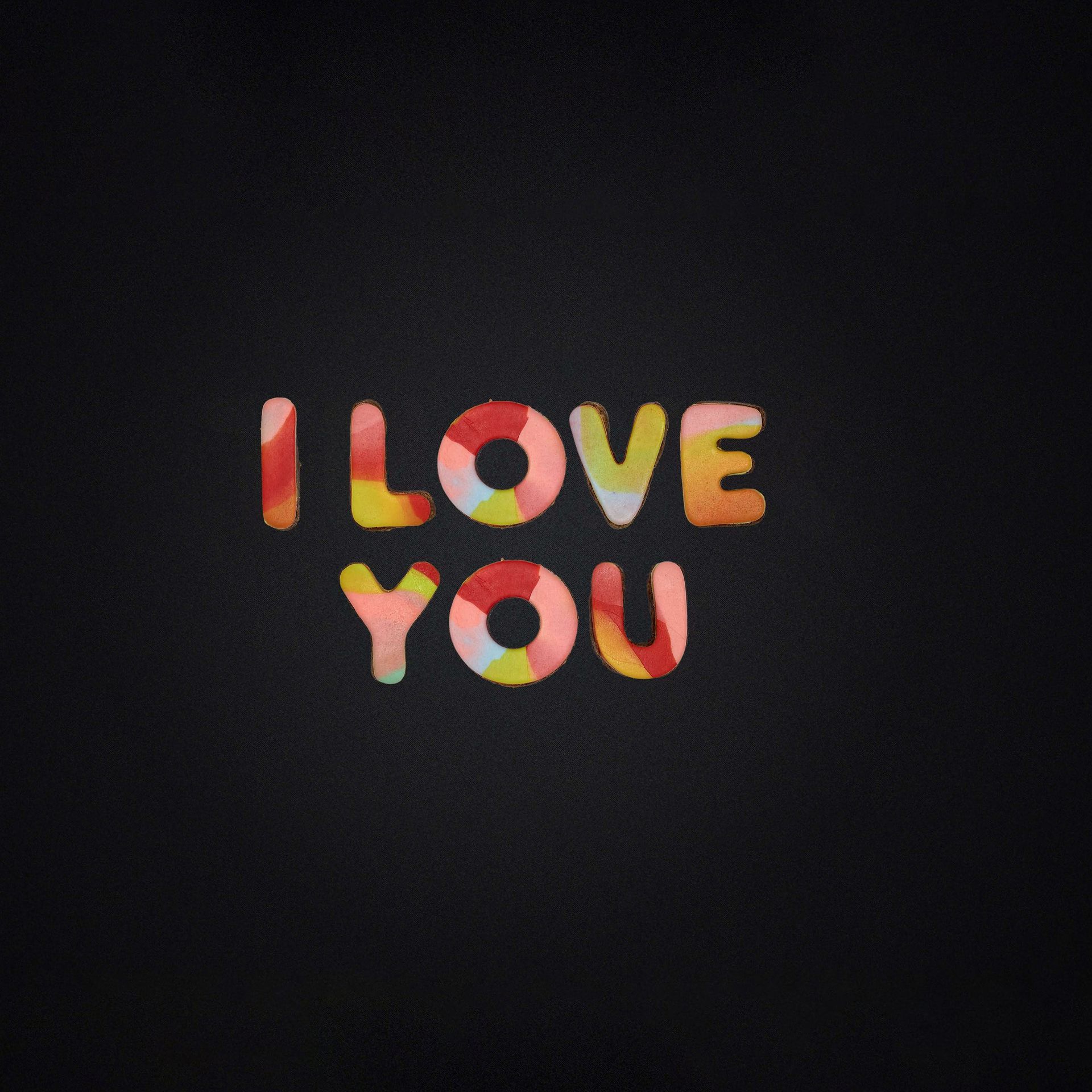 A black background with the words i love you on it