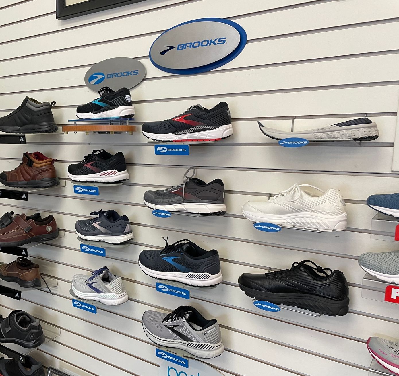 Brooks shoes - Reuters Shoes Topeka ks