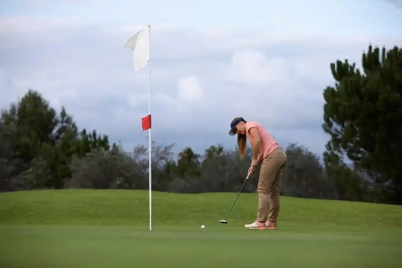 elite golfers distance control